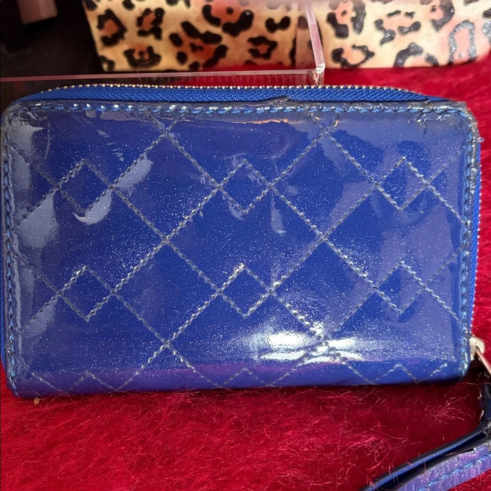 MARC JACOBS SET OF WRISTLETS BUGUNDY PEBBLED & NAVY BLUE PATENT LEATHER